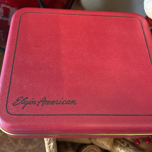 Rate Vintage Elgin American compact mirror - Picture 4 of 10